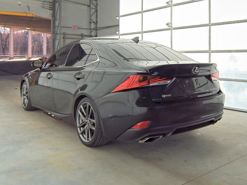 Фото 3 - LEXUS IS