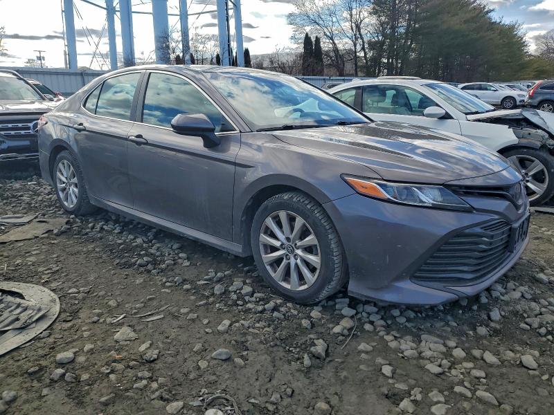 Фото 4 - TOYOTA CAMRY