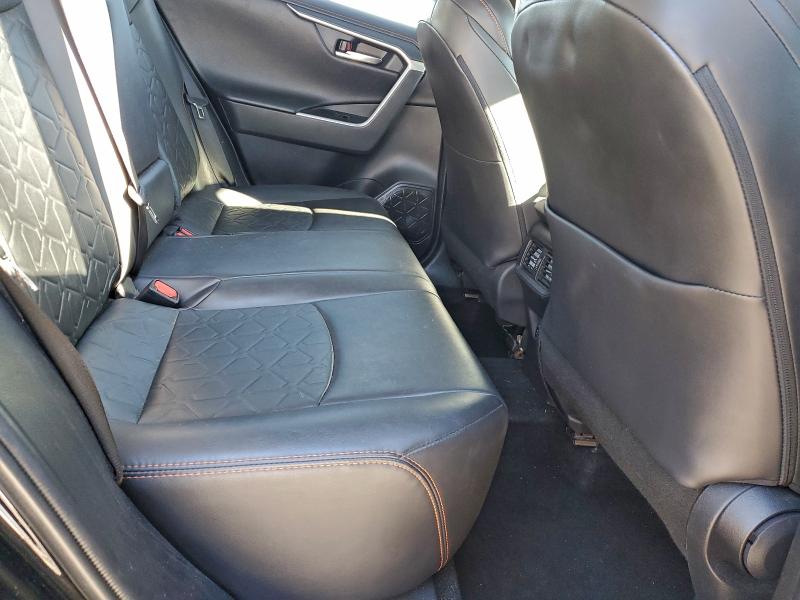 Фото 11 - TOYOTA RAV4