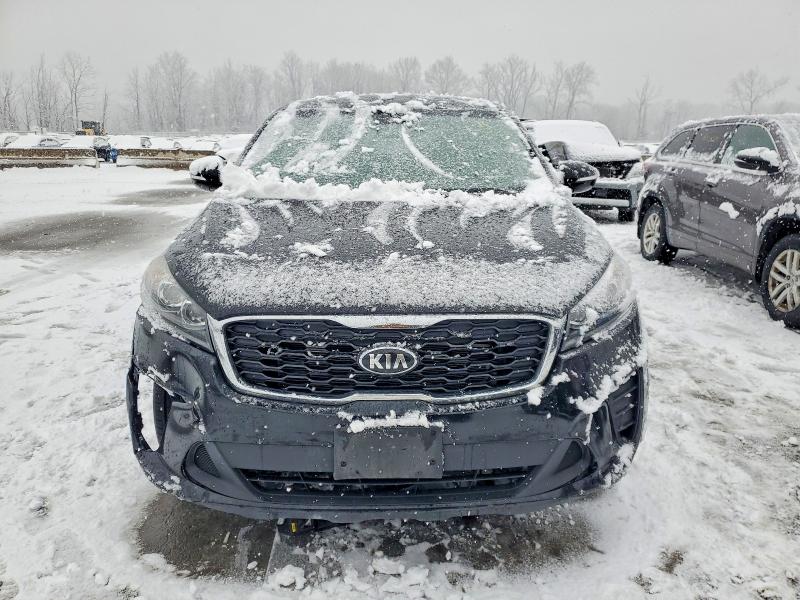 Фото 5 - KIA SORENTO