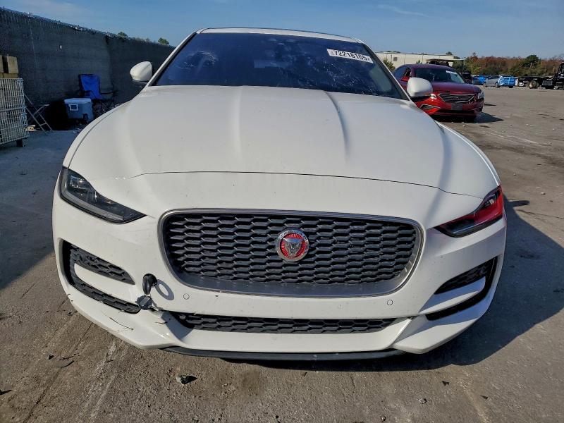 Фото 5 - JAGUAR XE