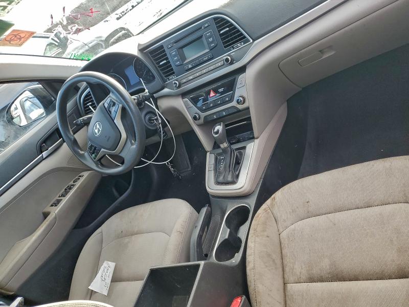 Фото 8 - HYUNDAI ELANTRA