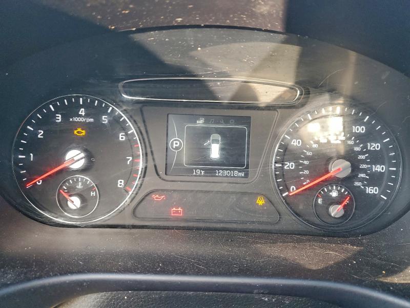 Фото 9 - KIA SORENTO