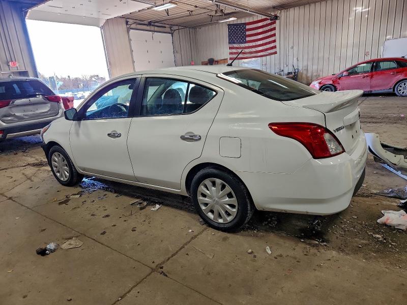 Фото 2 - NISSAN VERSA