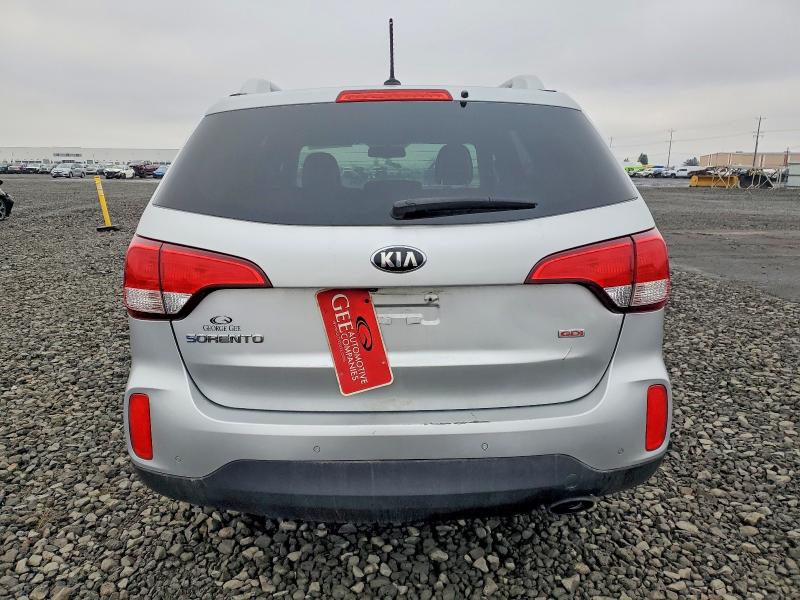 Фото 6 - KIA SORENTO