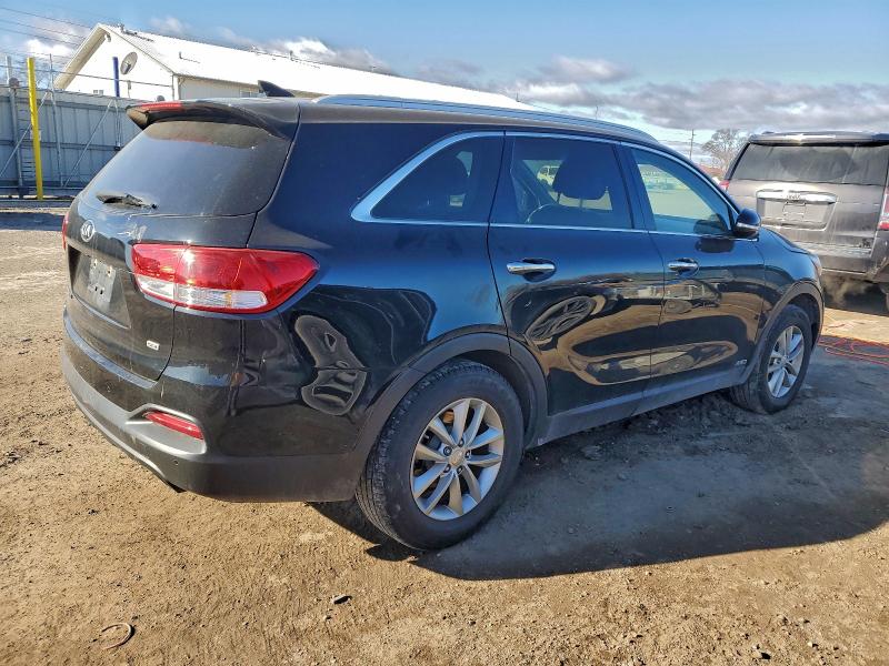 Фото 3 - KIA SORENTO