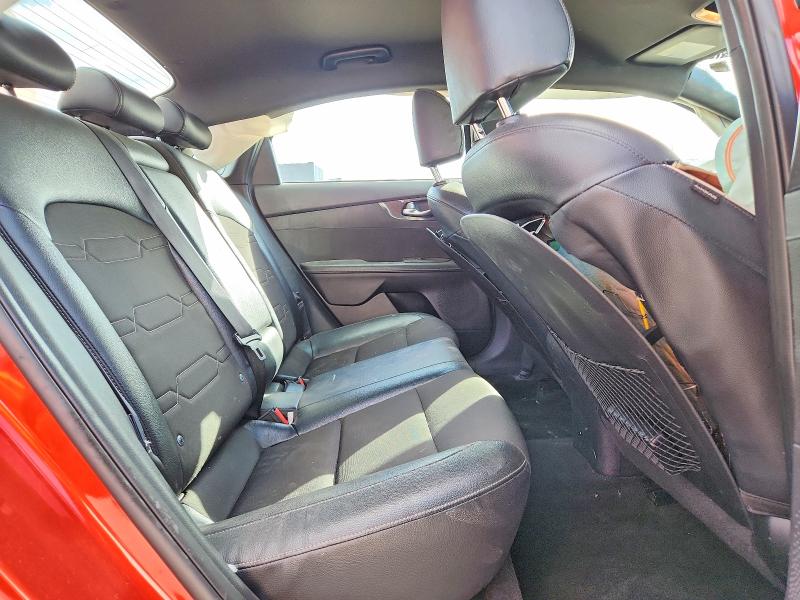 Фото 10 - KIA FORTE