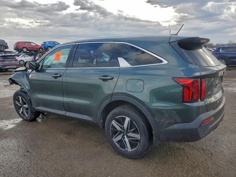 Фото 2 - KIA SORENTO