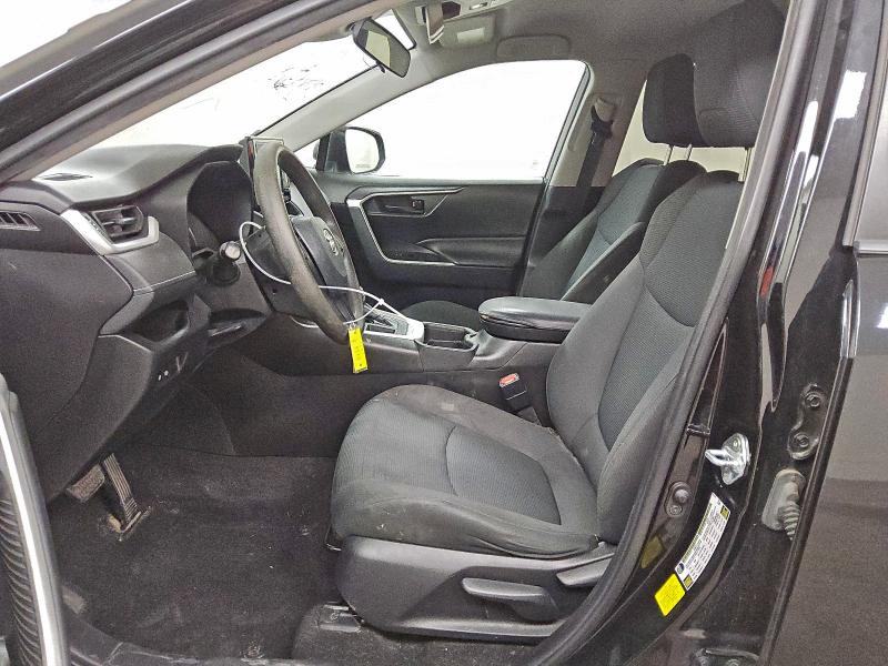 Фото 7 - TOYOTA RAV4