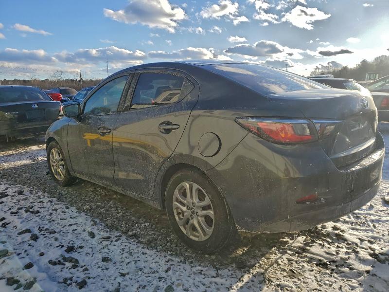 Фото 2 - TOYOTA YARIS