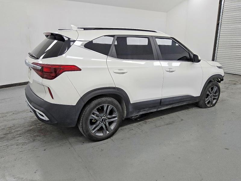 Фото 3 - KIA SELTOS