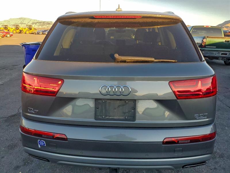 Фото 6 - AUDI Q7