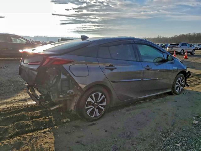 Фото 3 - TOYOTA PRIUS