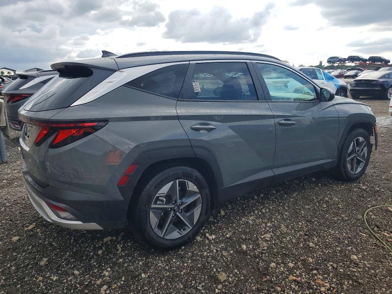 Фото 3 - HYUNDAI TUCSON