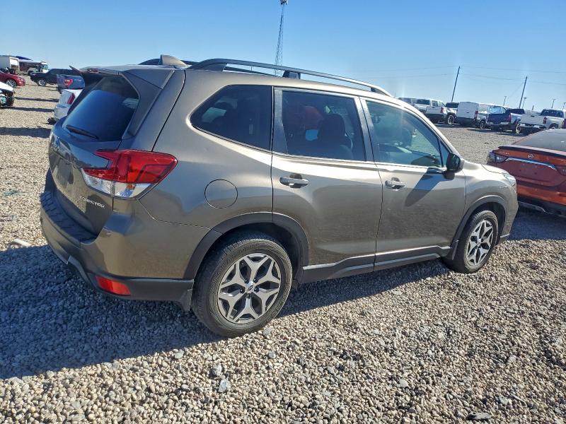 Фото 3 - SUBARU FORESTER