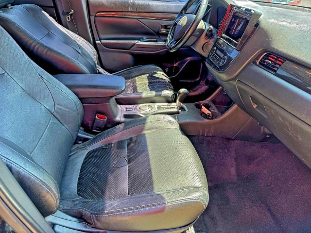 Фото 5 - MITSUBISHI OUTLANDER