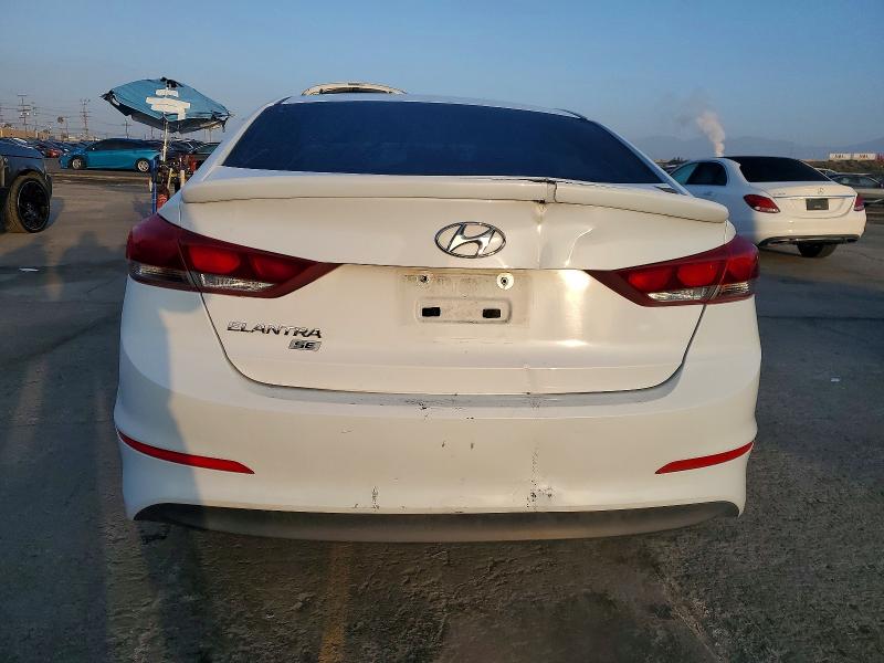 Фото 6 - HYUNDAI ELANTRA