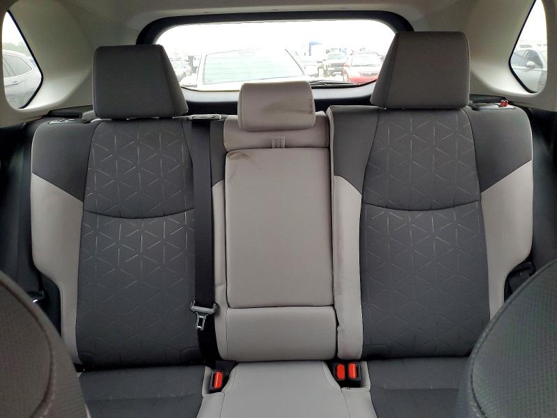 Фото 10 - TOYOTA RAV4