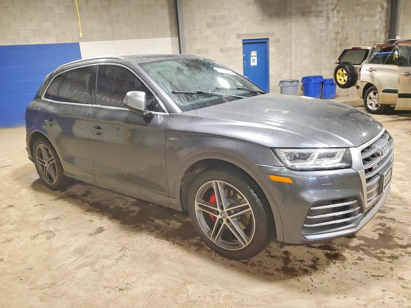 Фото 4 - AUDI SQ5