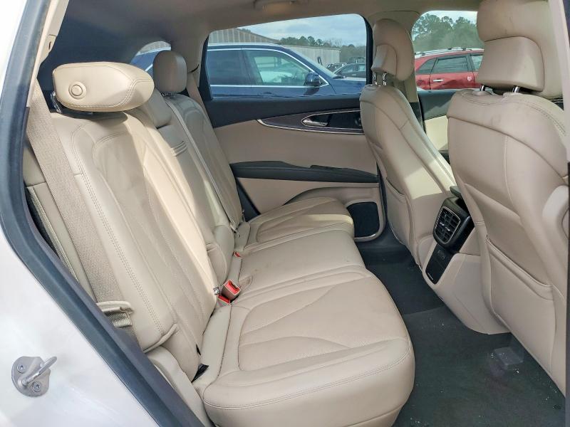 Фото 10 - LINCOLN NAUTILUS