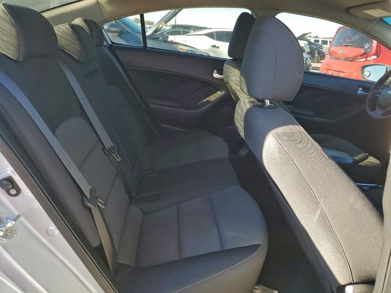 Фото 10 - KIA FORTE