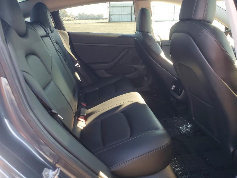 Фото 10 - TESLA MODEL 3