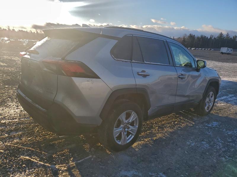 Фото 3 - TOYOTA RAV4