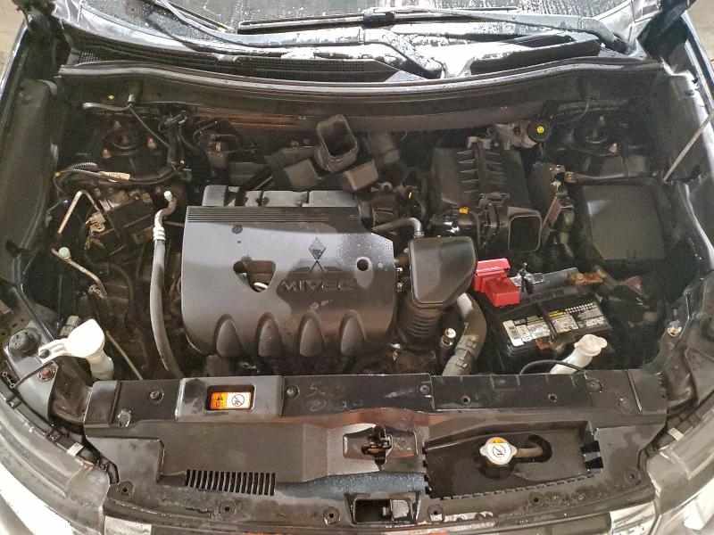 Фото 12 - MITSUBISHI OUTLANDER