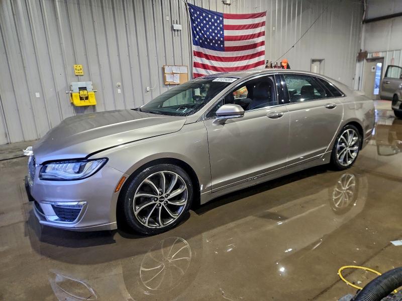 Фото 1 - LINCOLN MKZ