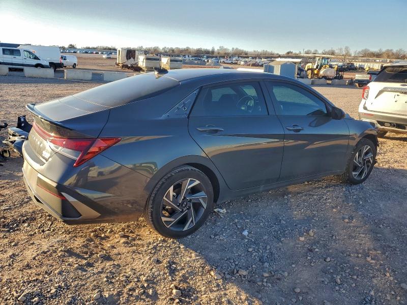 Фото 3 - HYUNDAI ELANTRA