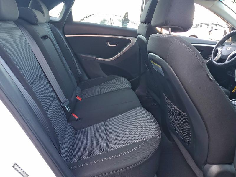 Фото 11 - HYUNDAI ELANTRA