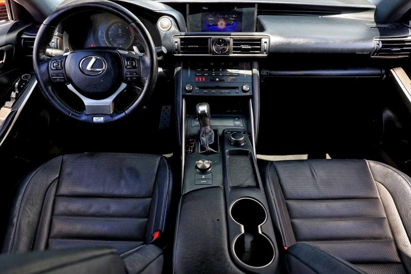 Фото 9 - LEXUS IS