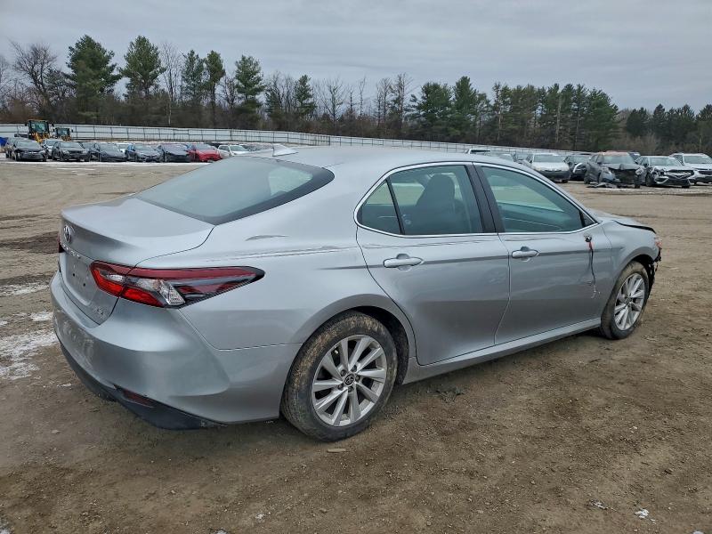 Фото 3 - TOYOTA CAMRY