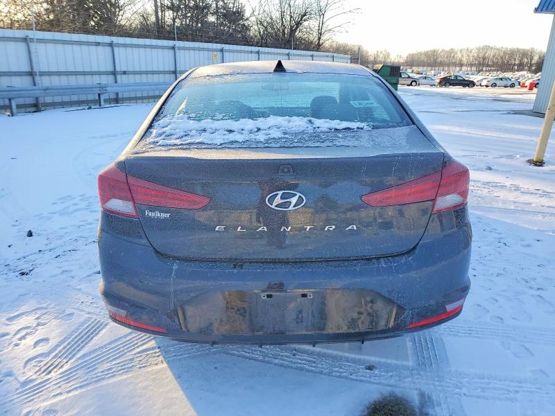 Фото 6 - HYUNDAI ELANTRA