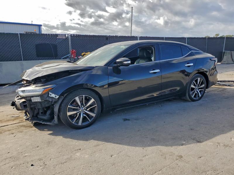 Фото 1 - NISSAN MAXIMA