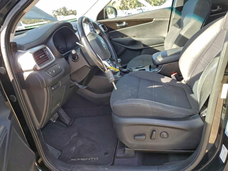 Фото 7 - KIA SORENTO