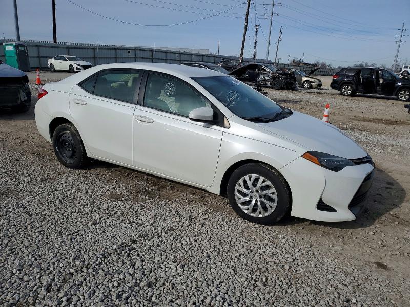 Фото 4 - TOYOTA COROLLA