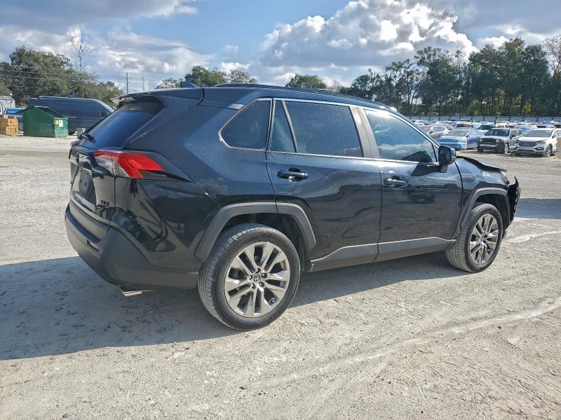 Фото 3 - TOYOTA RAV4