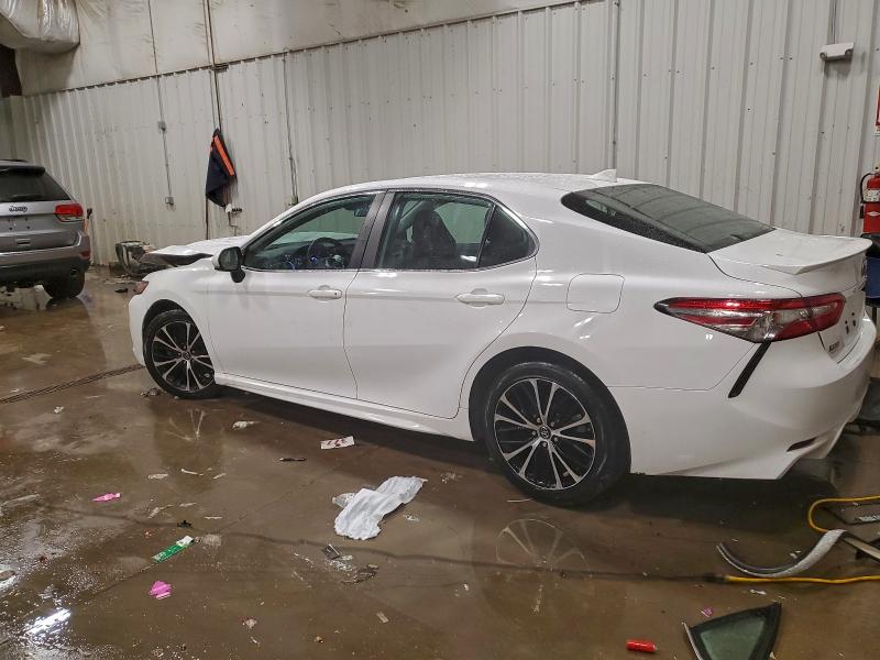 Фото 2 - TOYOTA CAMRY