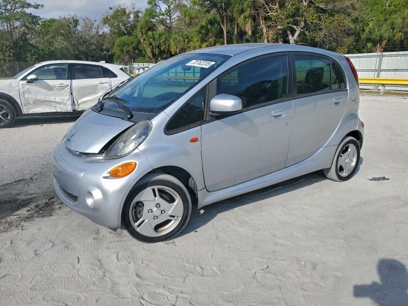 2016 MITSUBISHI ALL OTHER