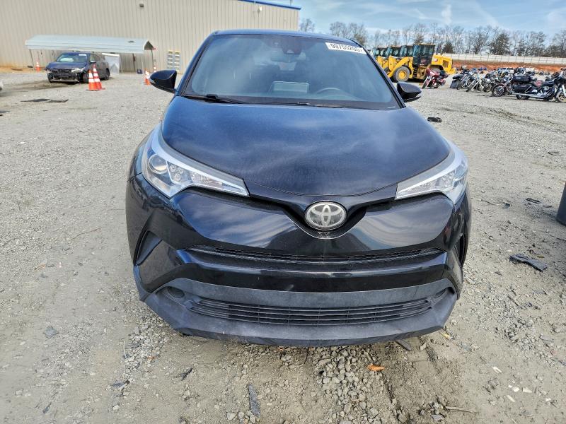 Фото 5 - TOYOTA C-HR