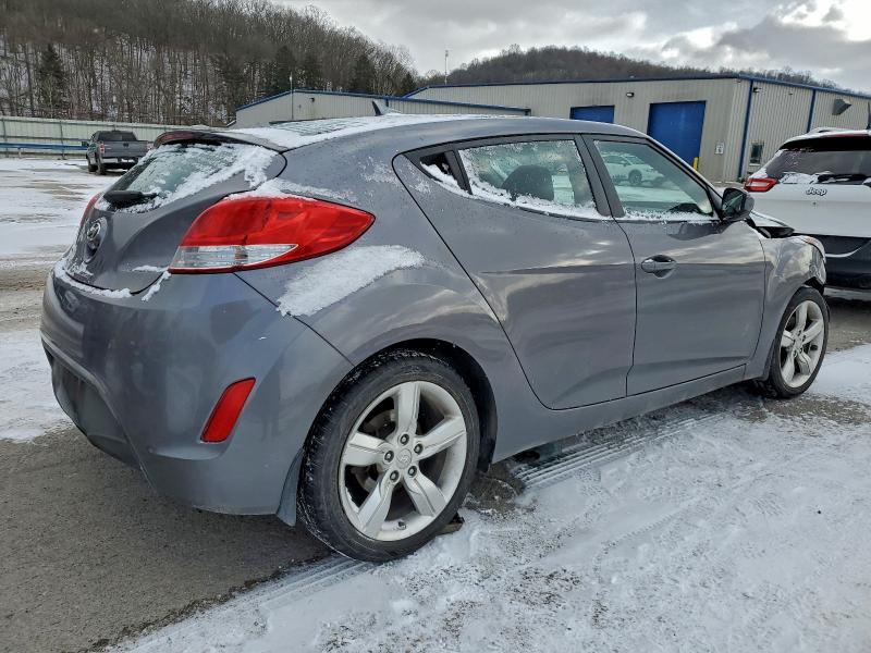 Фото 3 - HYUNDAI VELOSTER