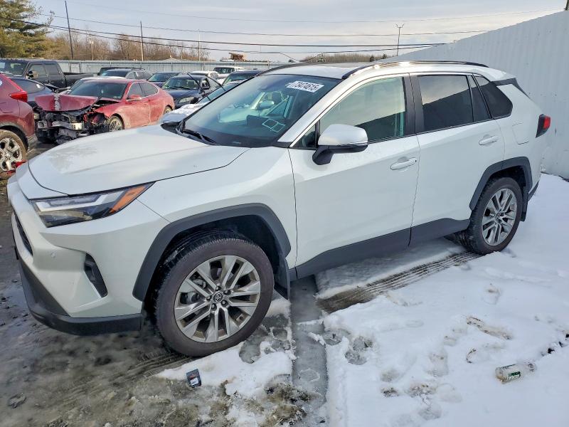 Фото 1 - TOYOTA RAV4