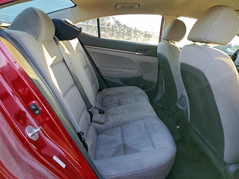 Фото 10 - HYUNDAI ELANTRA