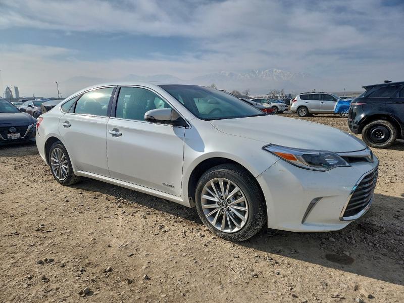 Фото 4 - TOYOTA AVALON