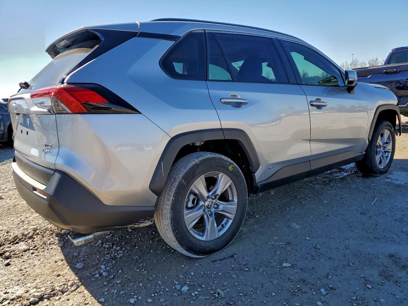 Фото 3 - TOYOTA RAV4