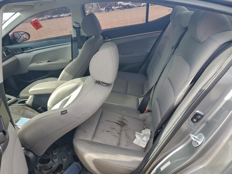 Фото 10 - HYUNDAI ELANTRA