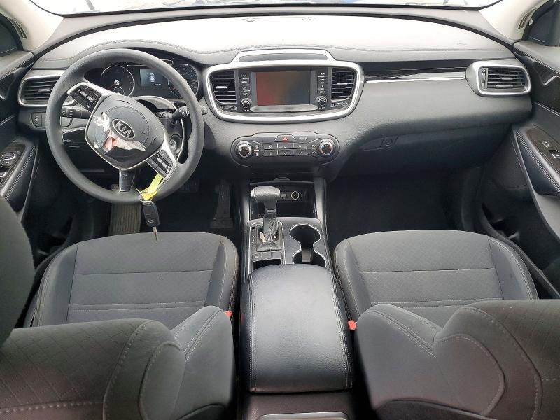 Фото 8 - KIA SORENTO