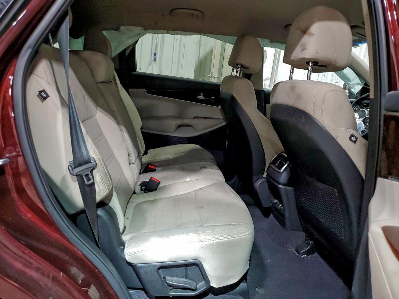 Фото 10 - KIA SORENTO