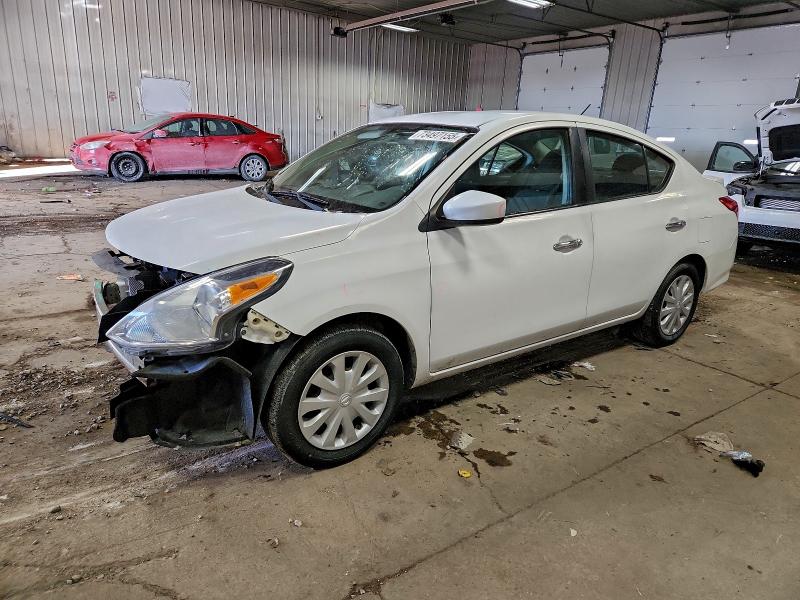 Фото 1 - NISSAN VERSA